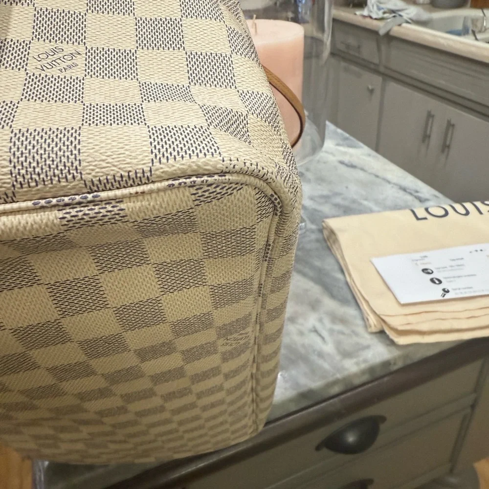 Louis Vuitton Never-Full GM. 2021 Damier Azure purchased via Poshmark. - Picture 4 of 14